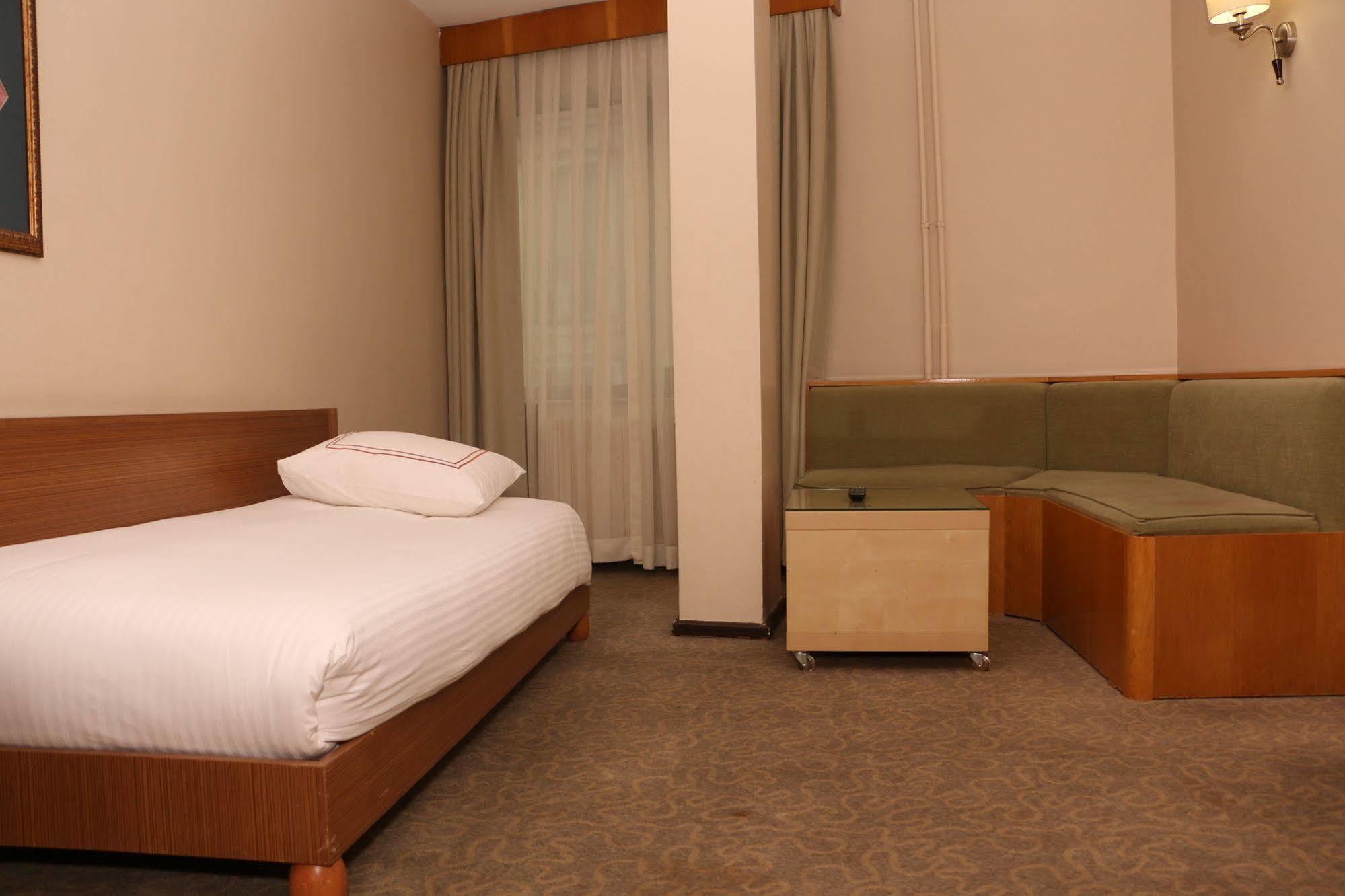 Ilkay Hotel Istanbul Luaran gambar