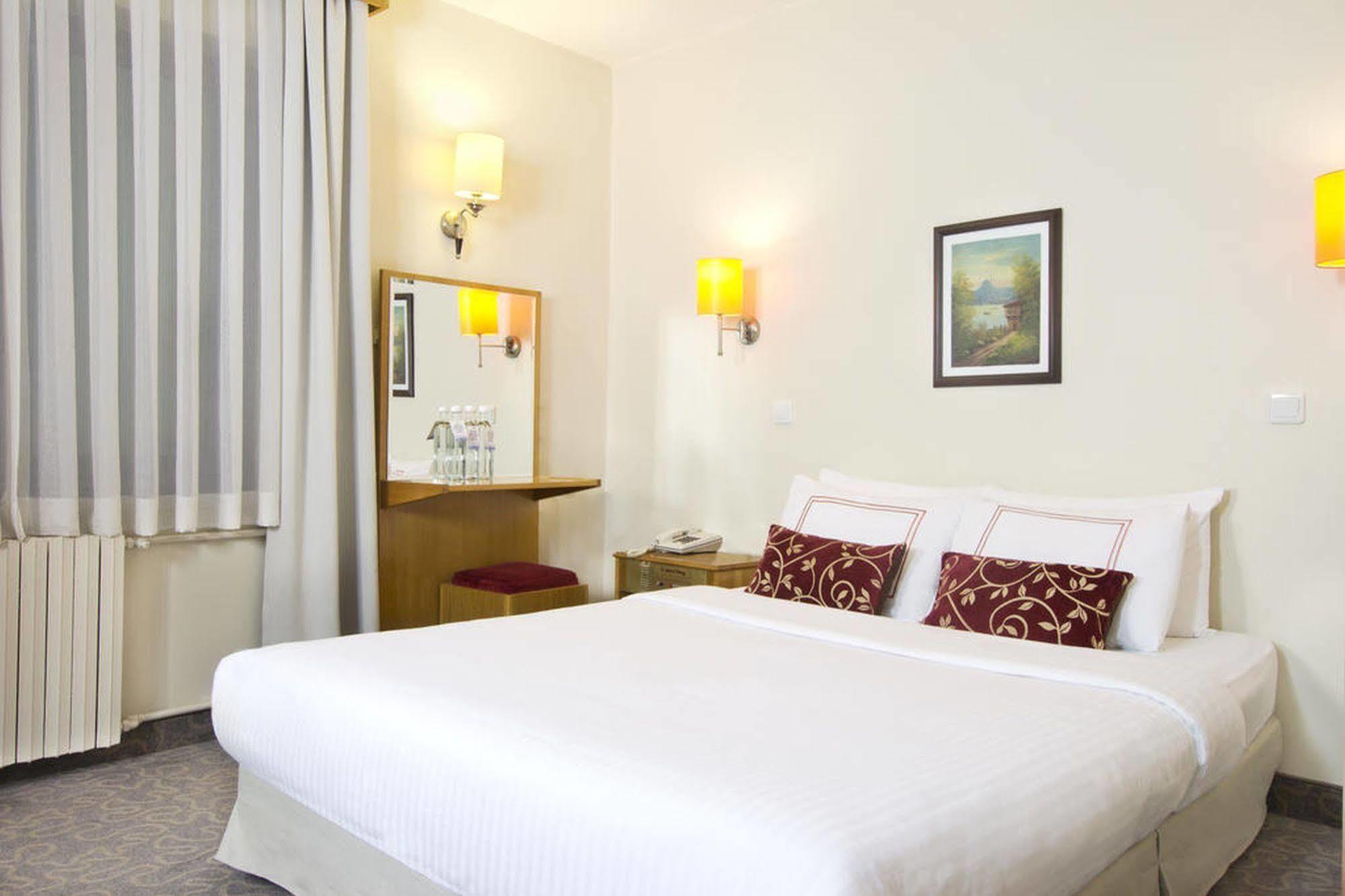 Ilkay Hotel Istanbul Luaran gambar
